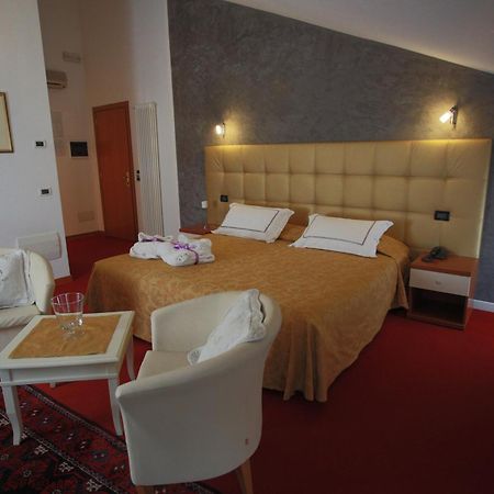 Hotel Roma تْشيتاديلاّ المظهر الخارجي الصورة