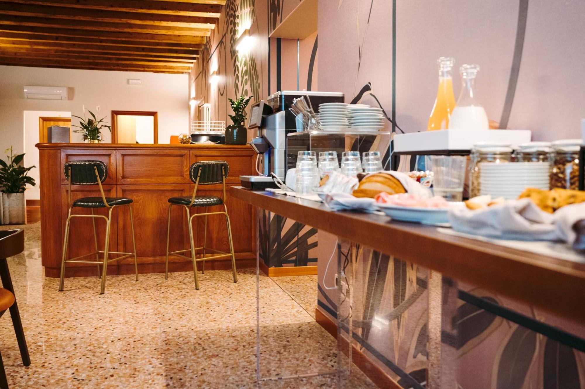 Hotel Roma تْشيتاديلاّ المظهر الخارجي الصورة