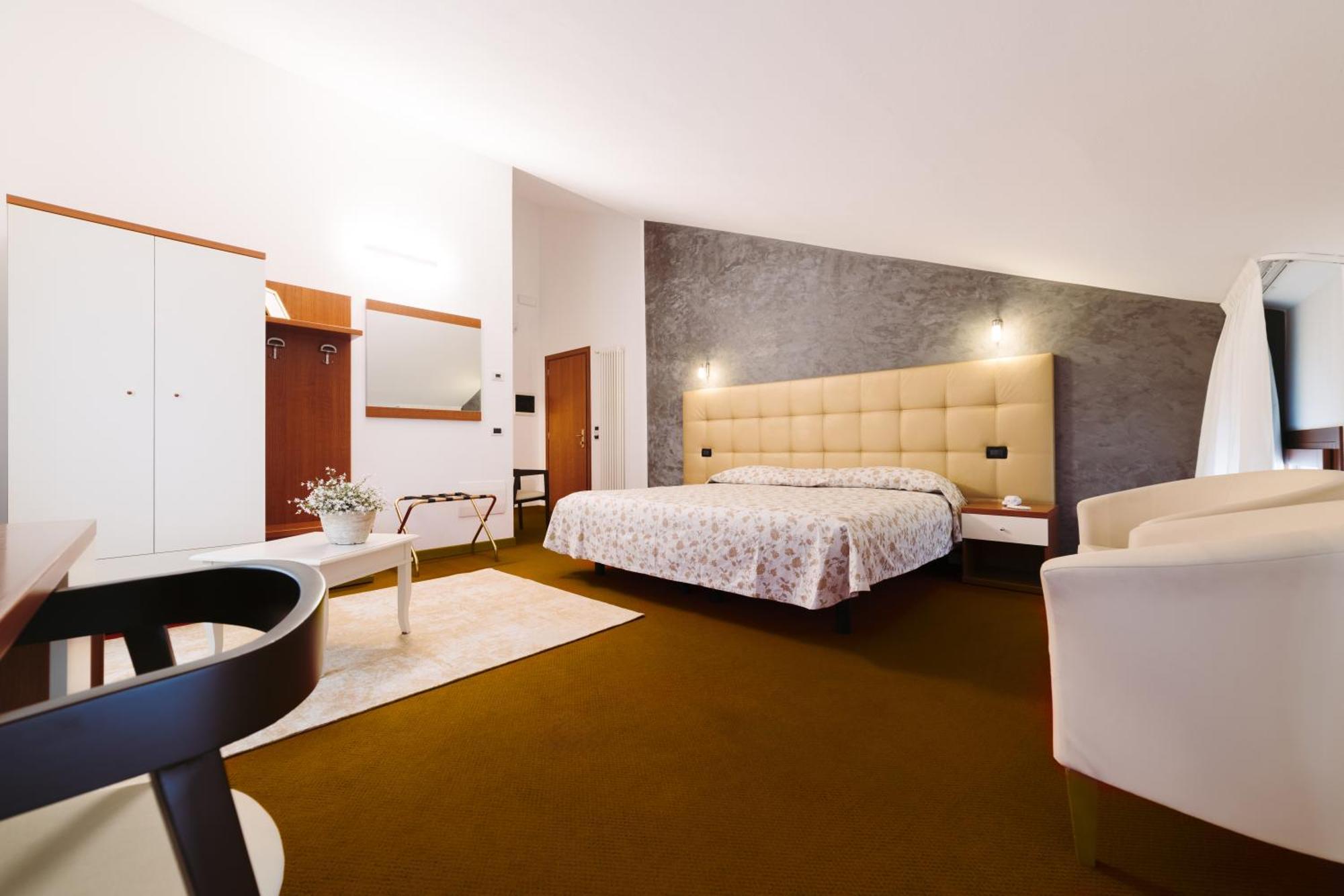 Hotel Roma تْشيتاديلاّ المظهر الخارجي الصورة