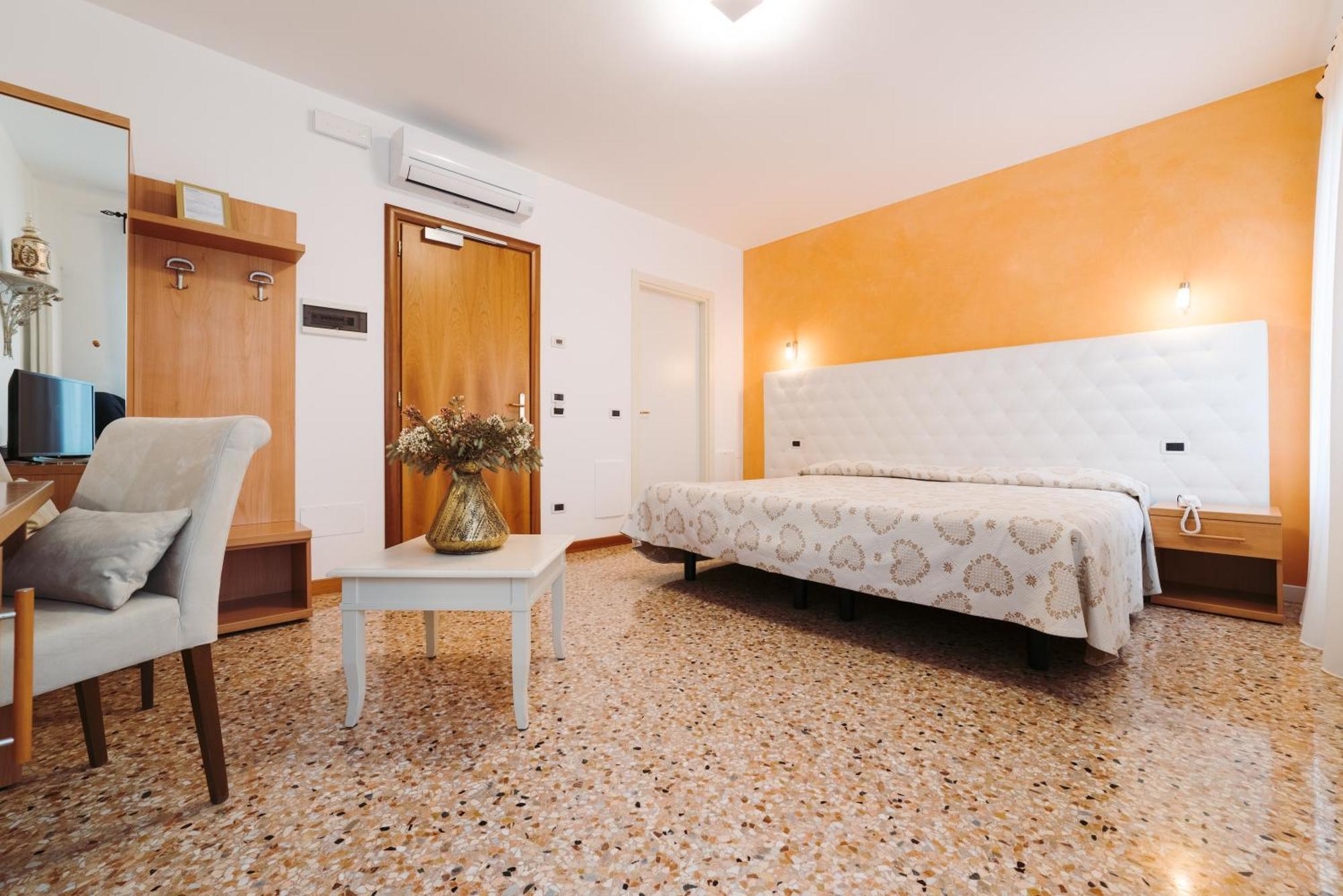 Hotel Roma تْشيتاديلاّ المظهر الخارجي الصورة