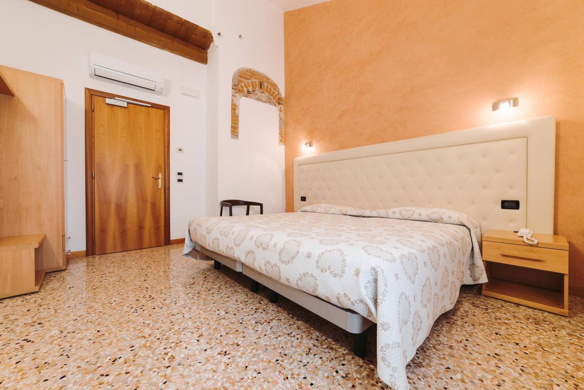 Hotel Roma تْشيتاديلاّ المظهر الخارجي الصورة